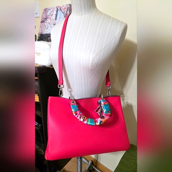 ❌SOLD❌ 💗 Diorissmo Bullcalf 💗 - Picture 15 of 16